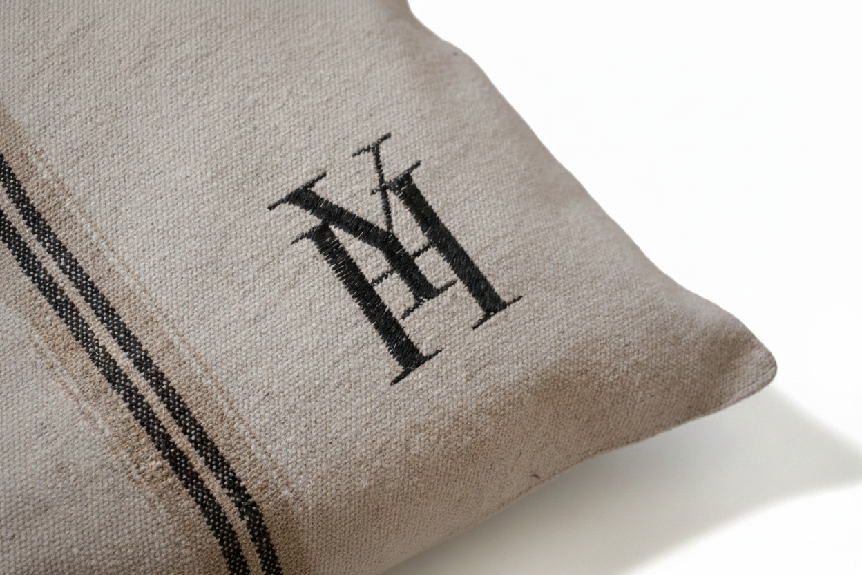 Coussin rayé beige