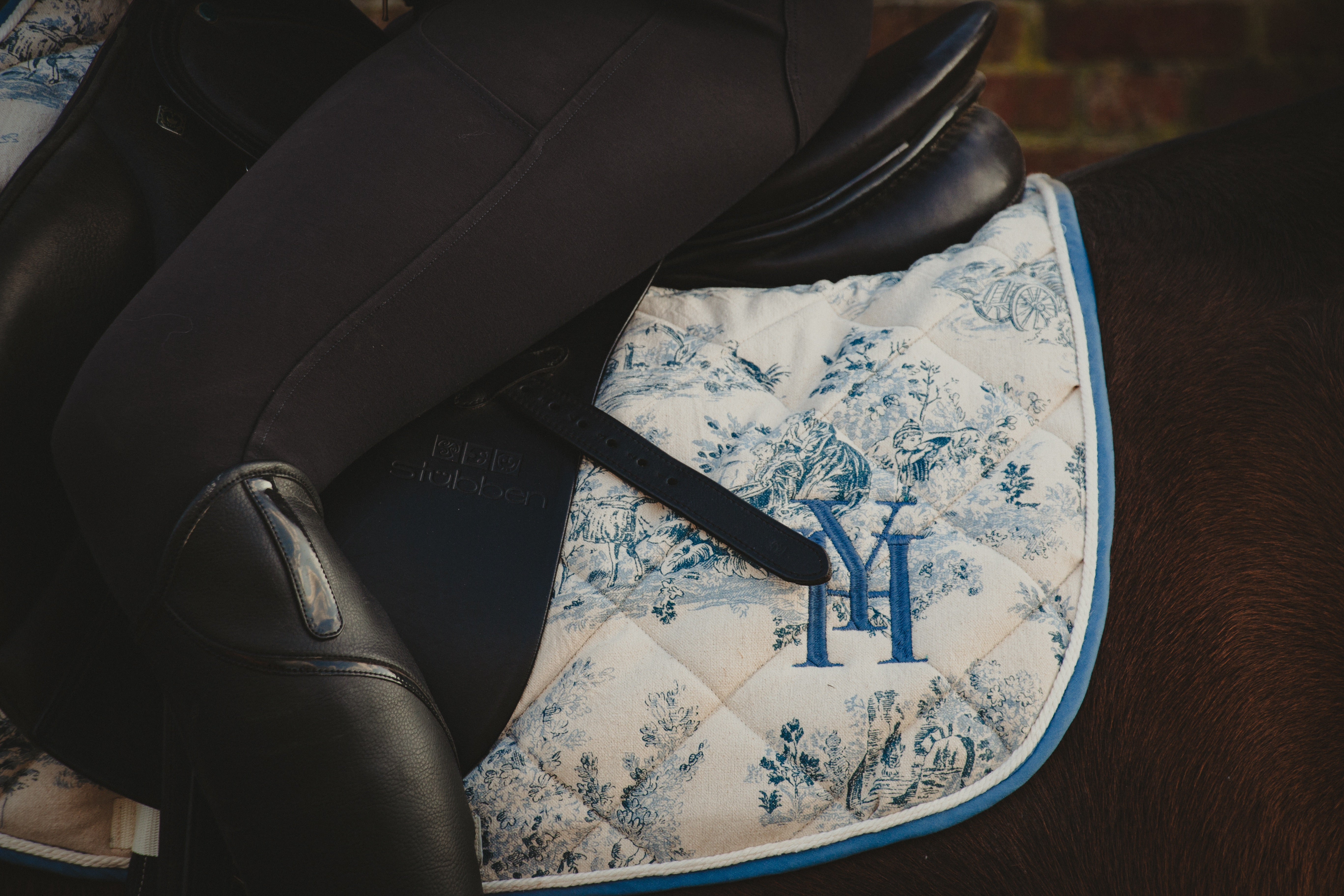 Tapis jouy bleu