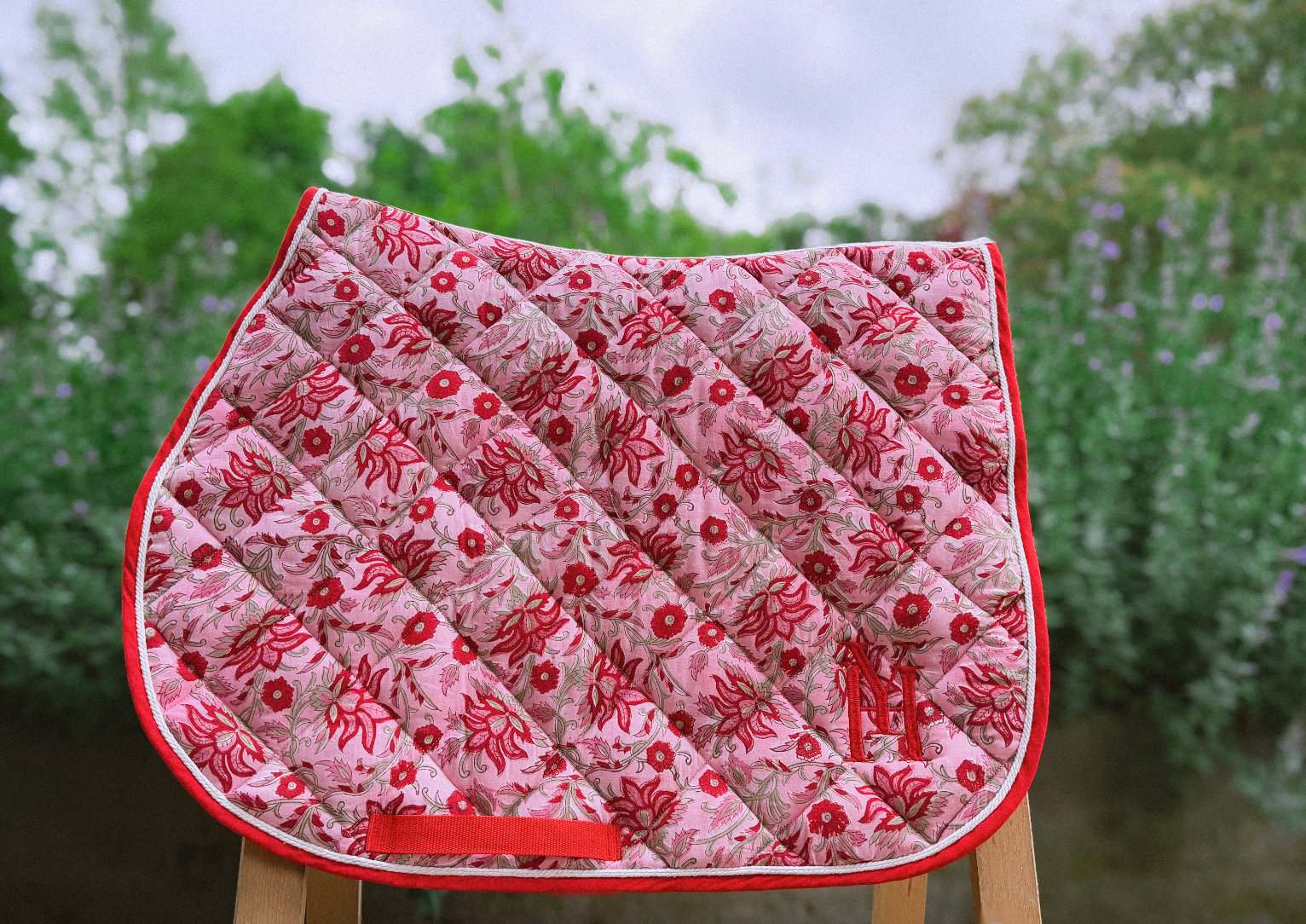 Tapis de selle fleurs rose et rouge 1