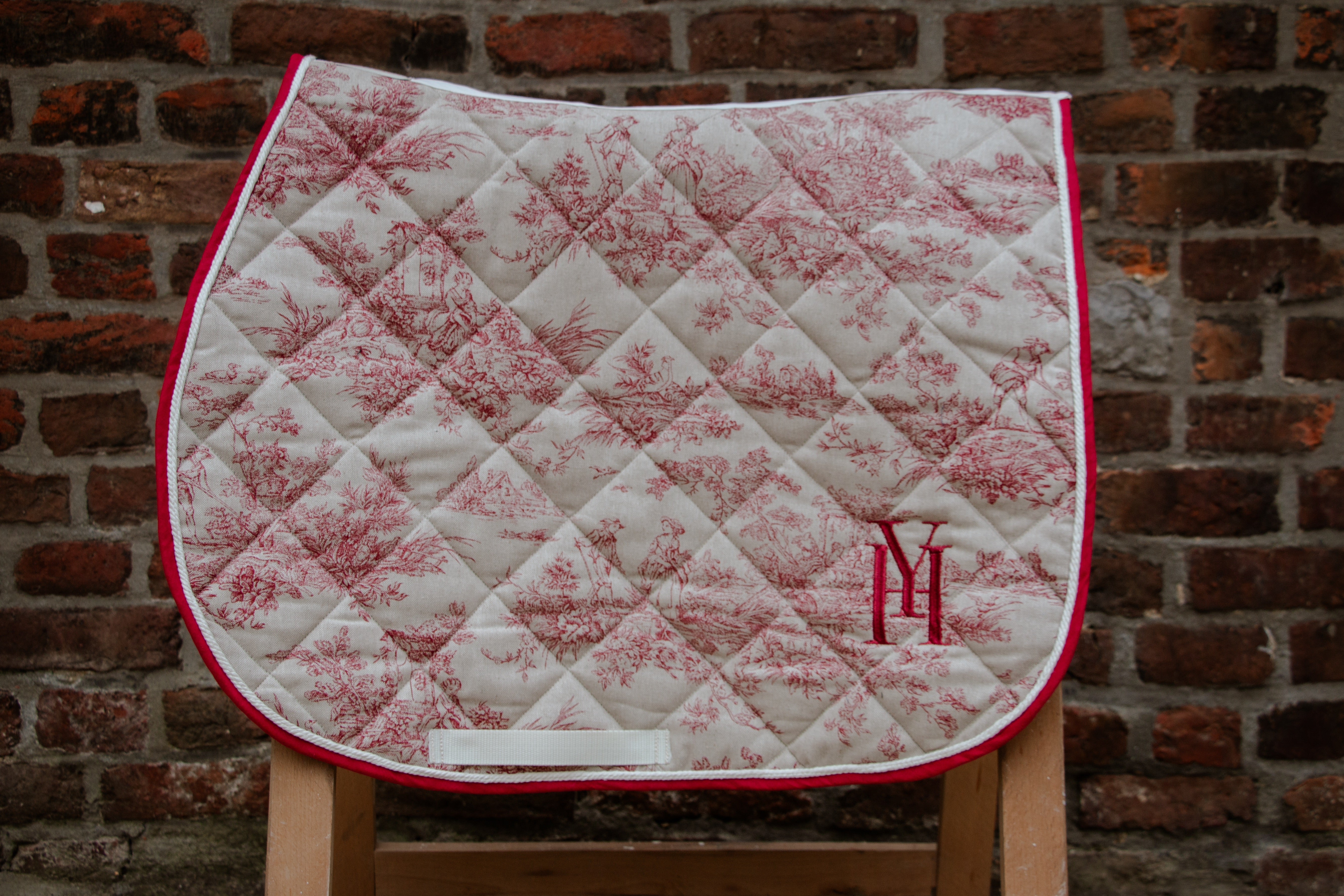 Tapis jouy rouge