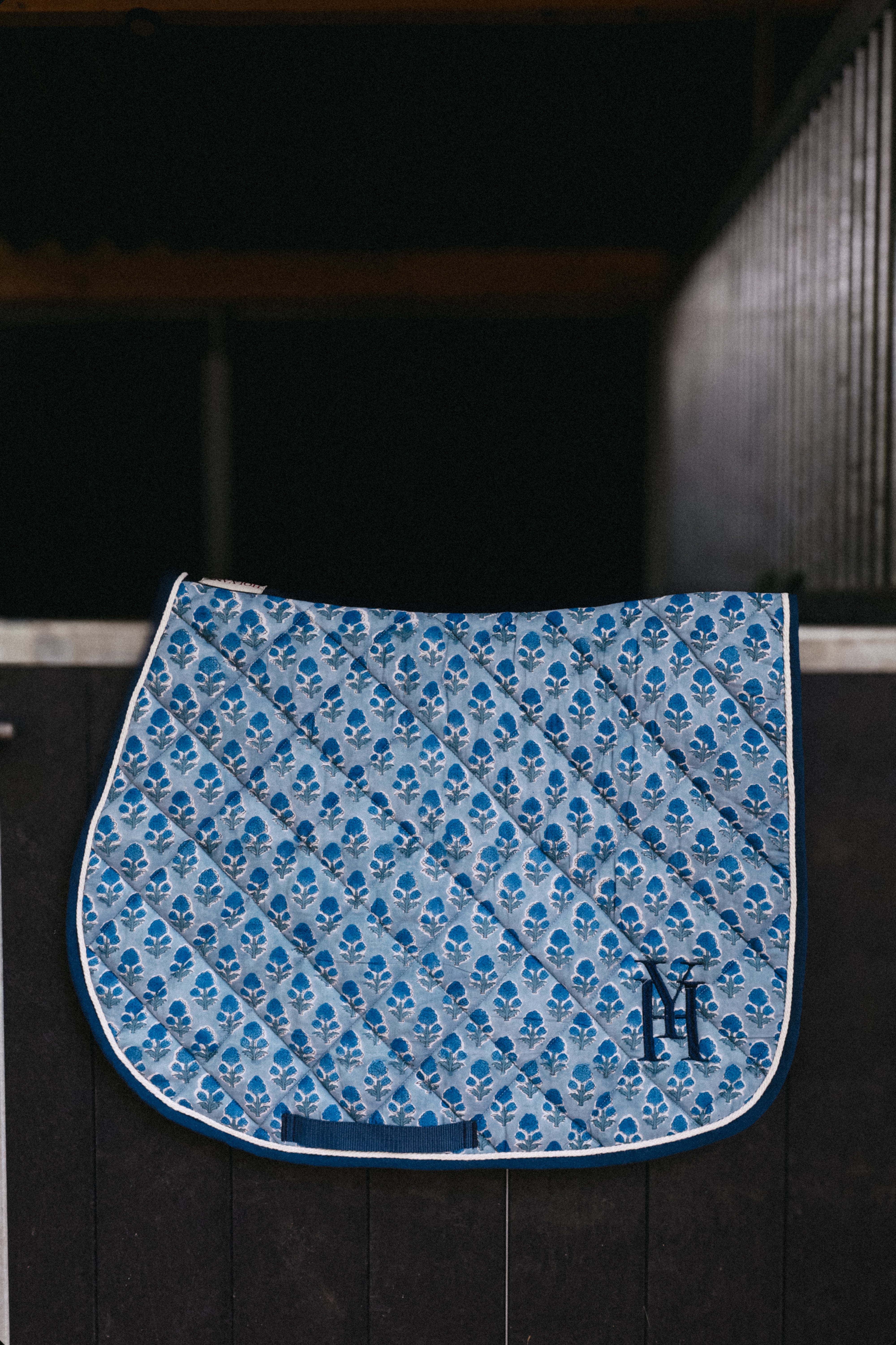 Tapis de selle fleurs bleu 39