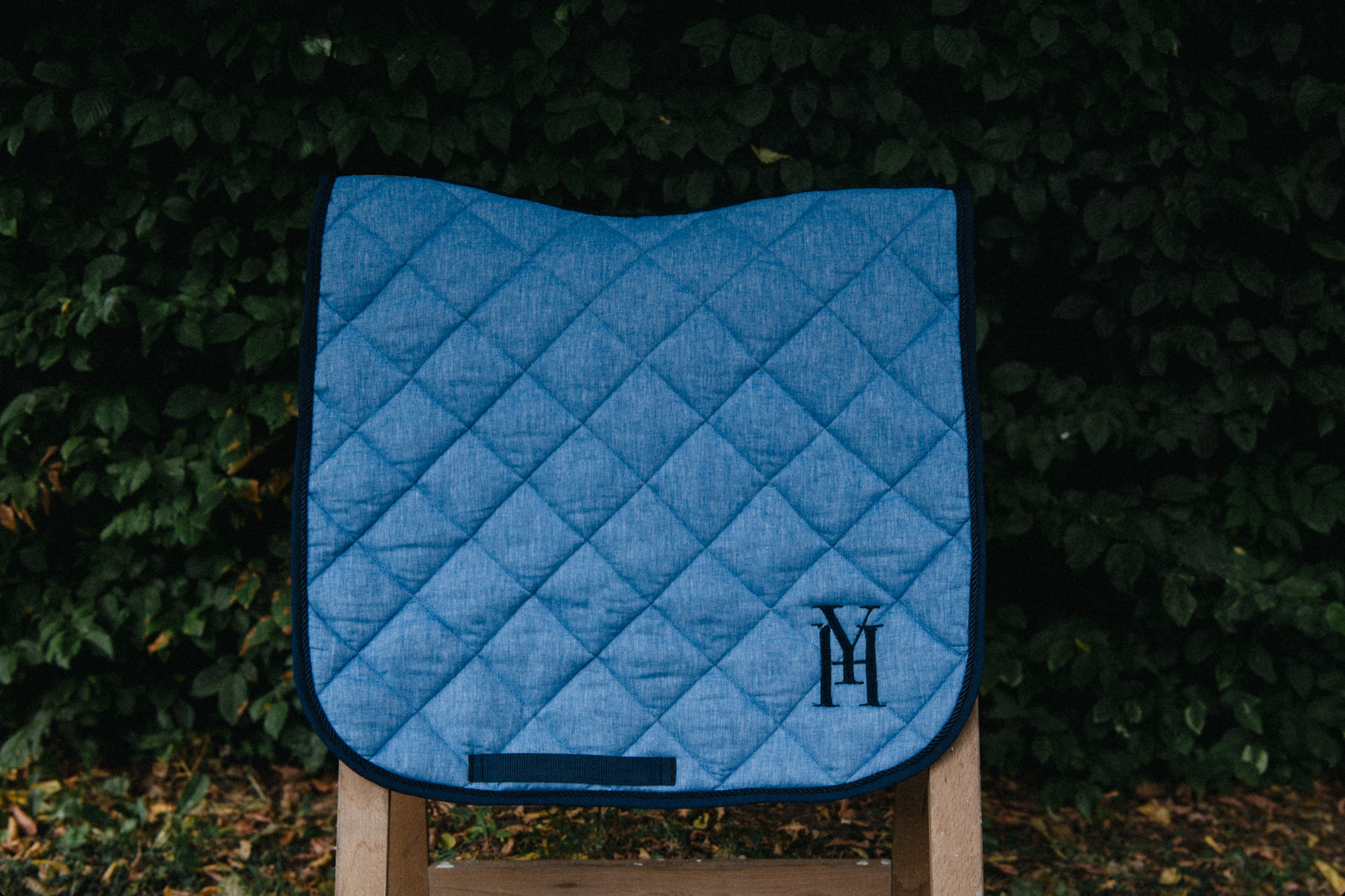 Tapis de selle bleu