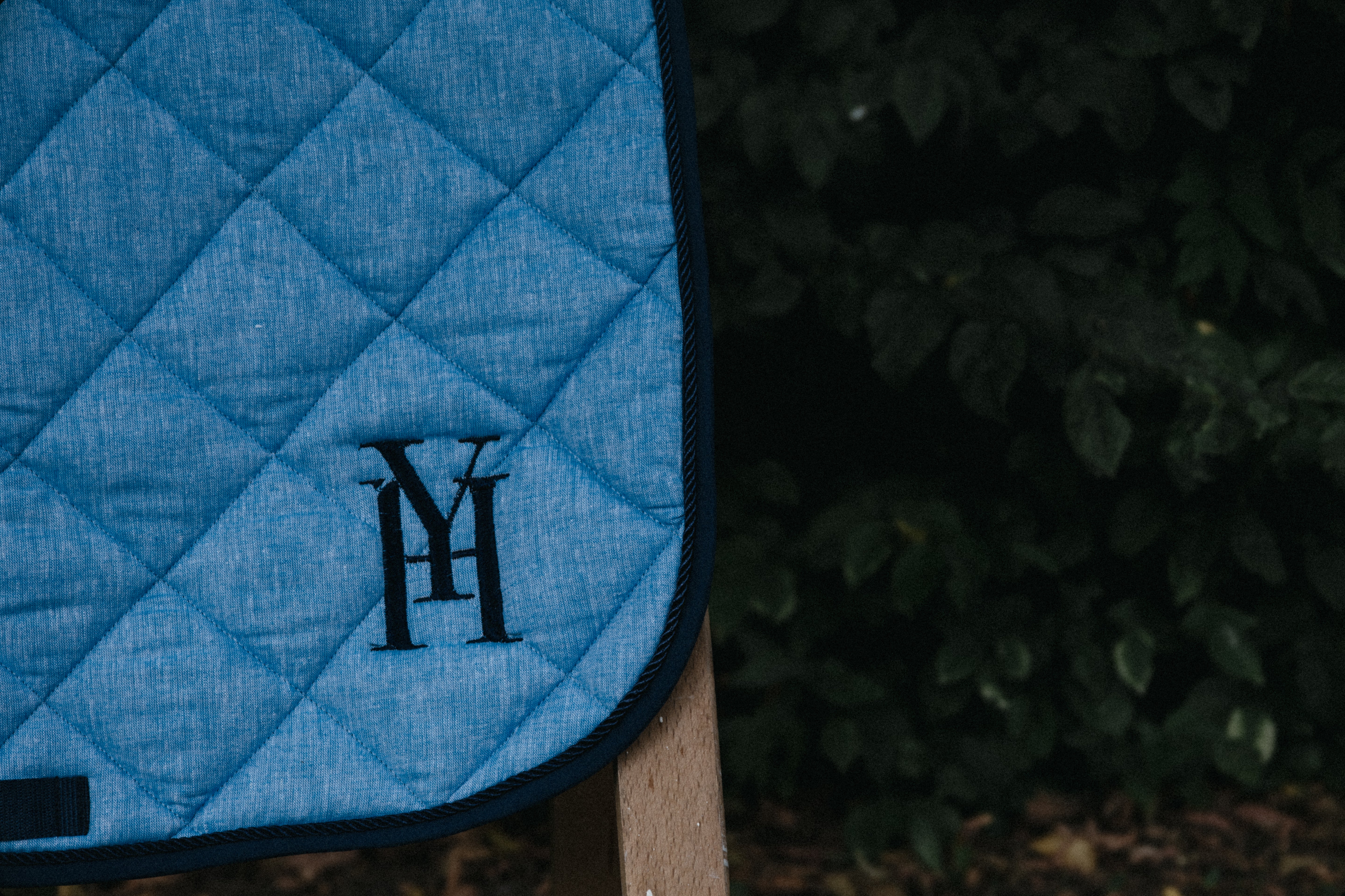 Tapis de selle bleu