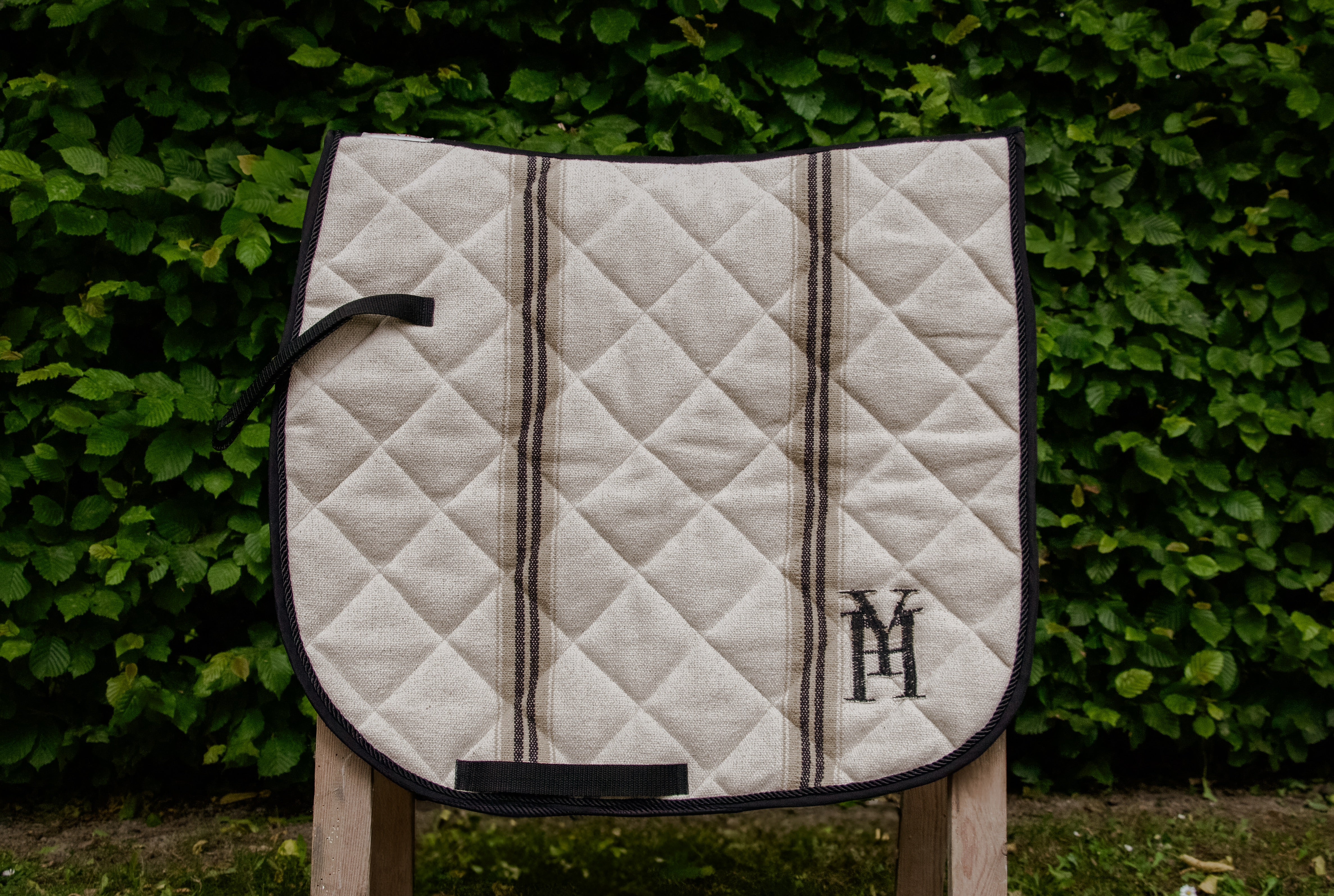 Tapis rayé beige Dressage