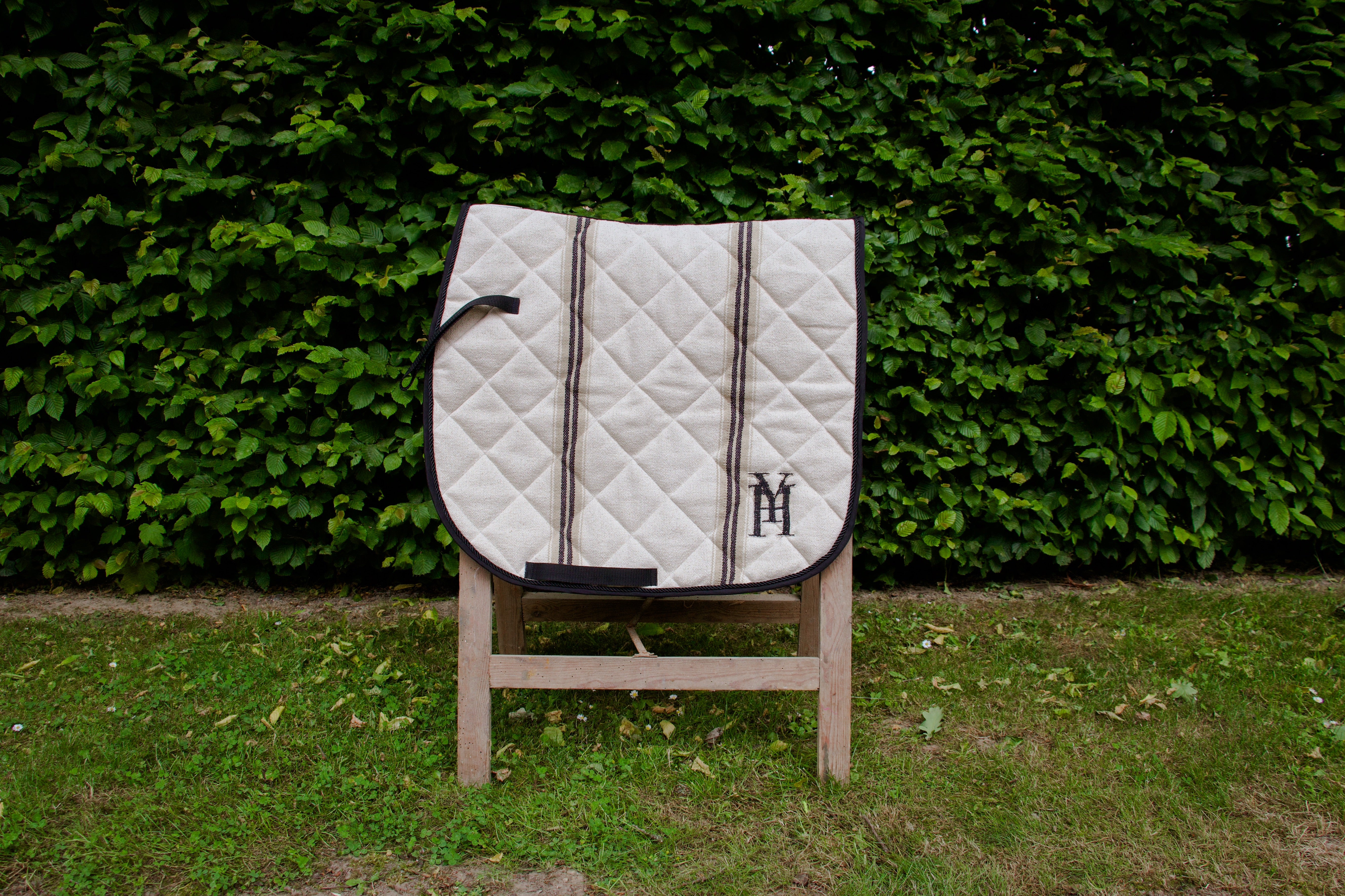Tapis rayé beige Dressage