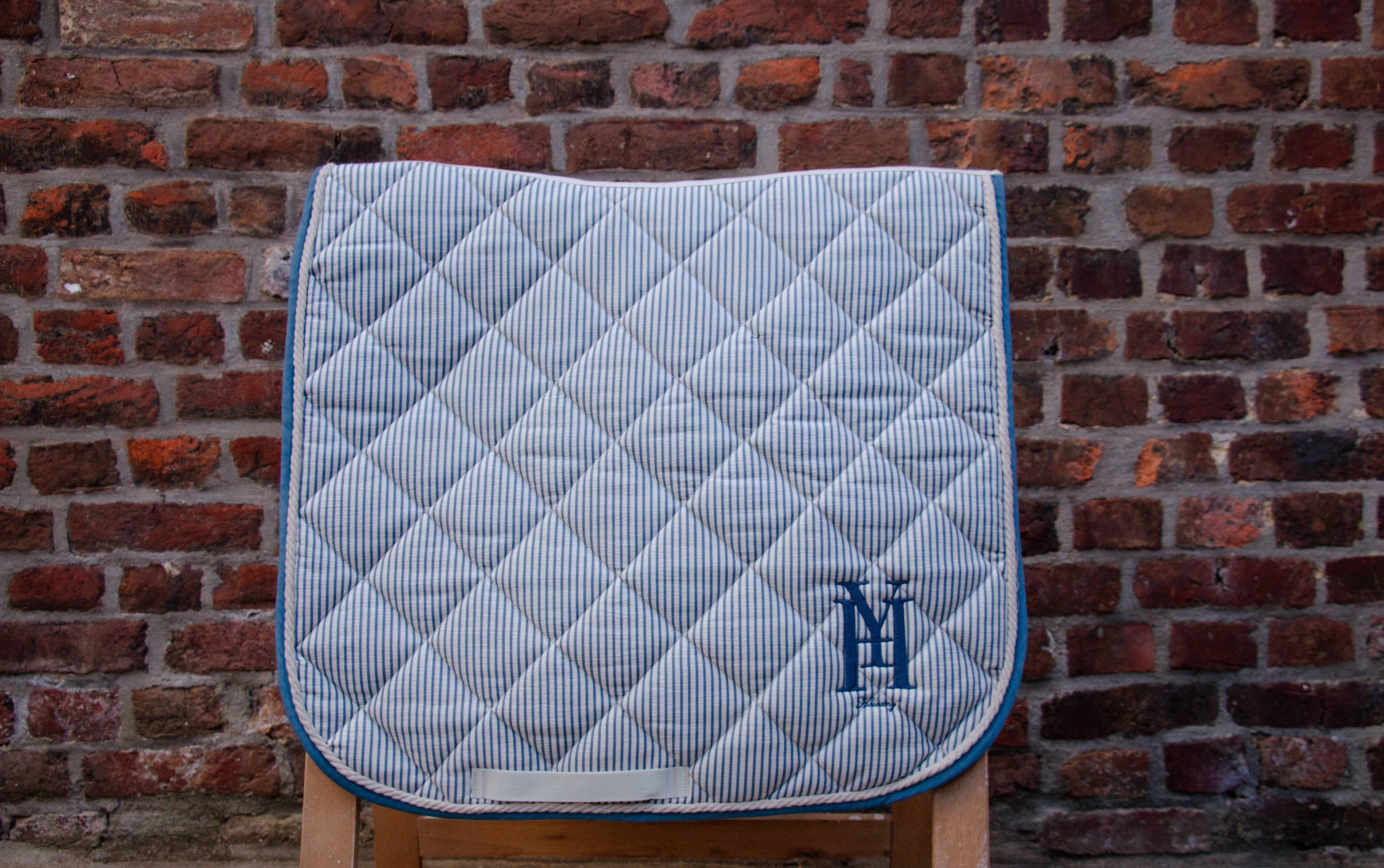 Tapis rayé bleu dressage - Coming Soon