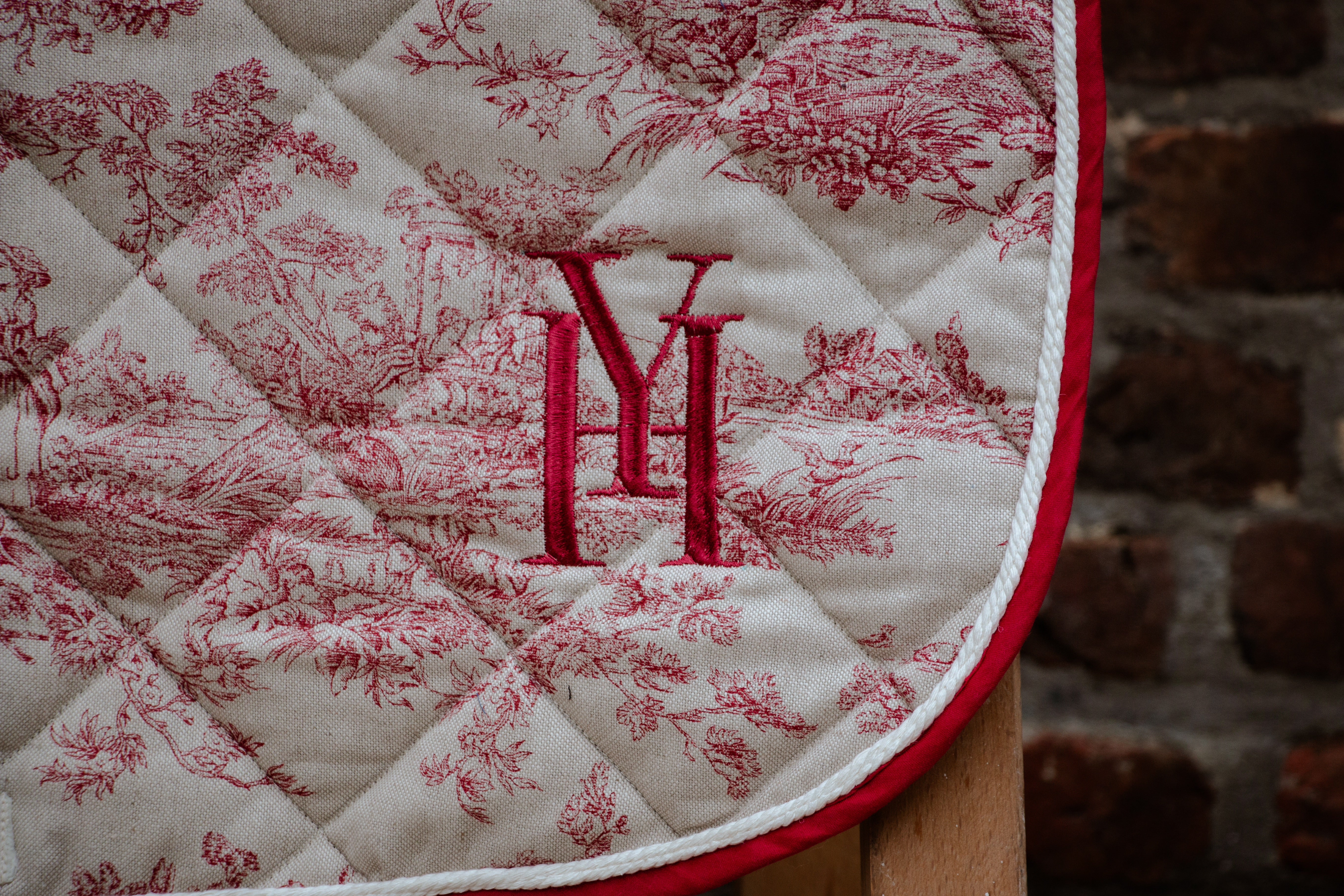 Tapis jouy rouge jumping