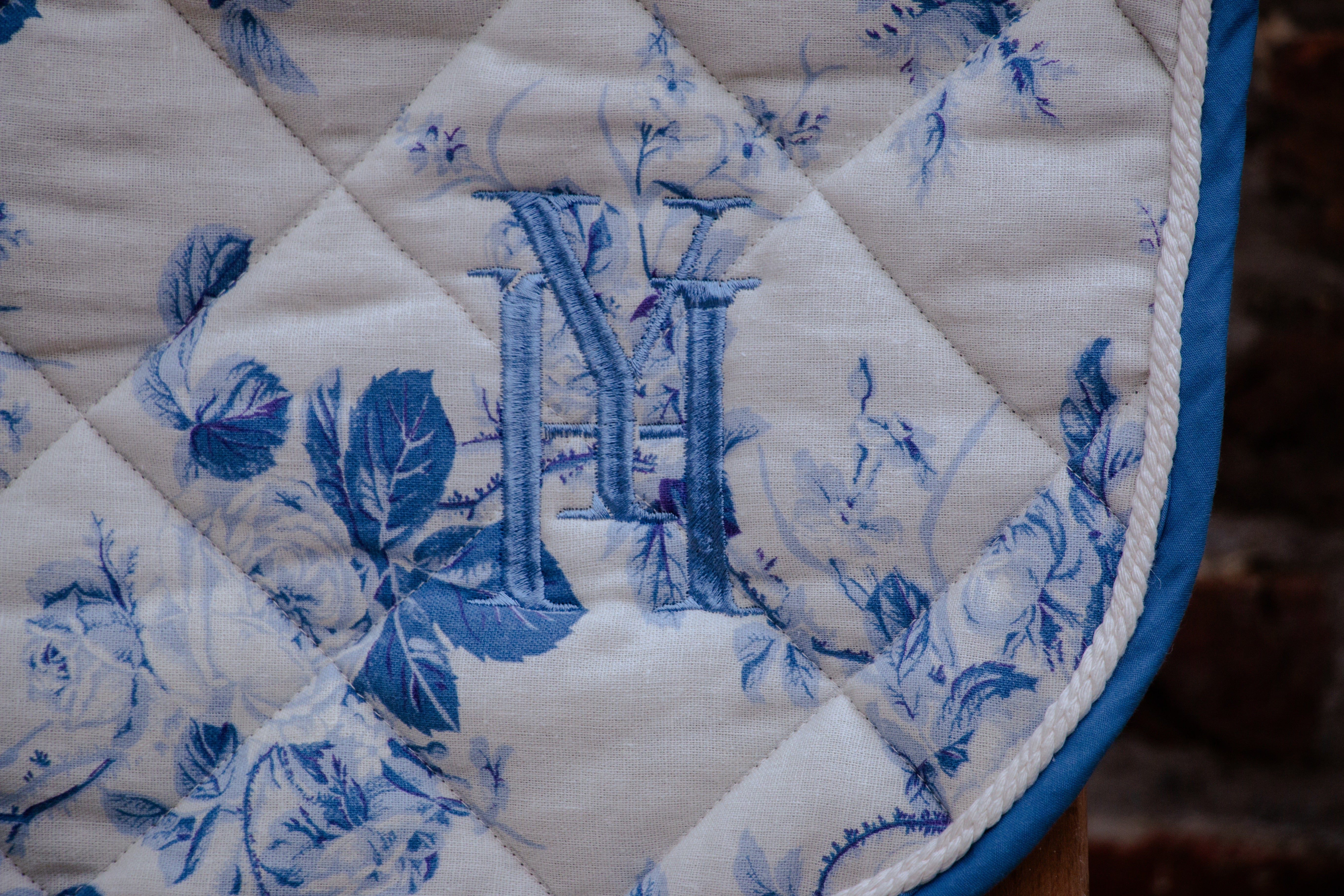 Tapis fleurs bleue jumping