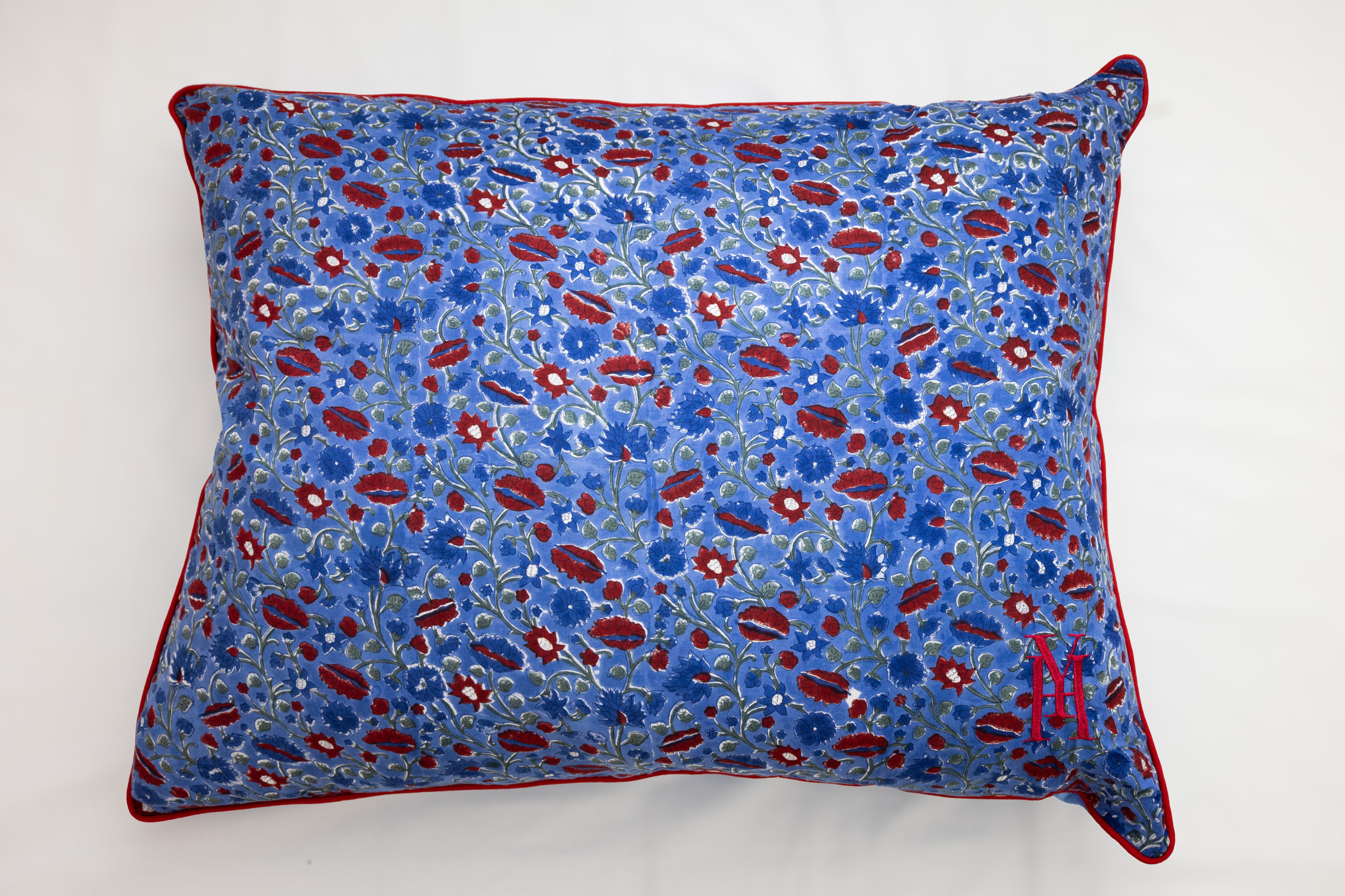 Coussin fleurs rouges 7