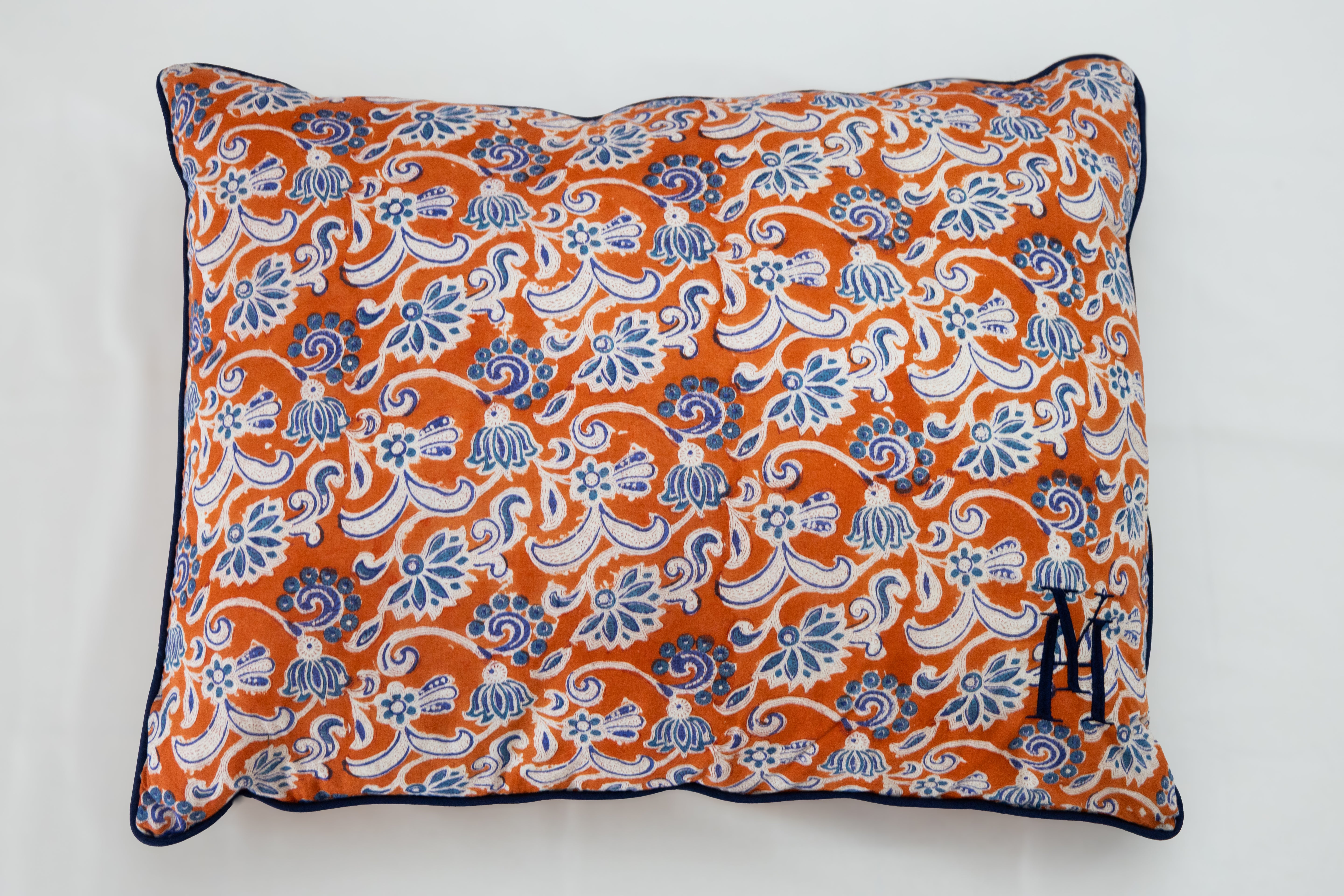 Coussin orange et marine 19